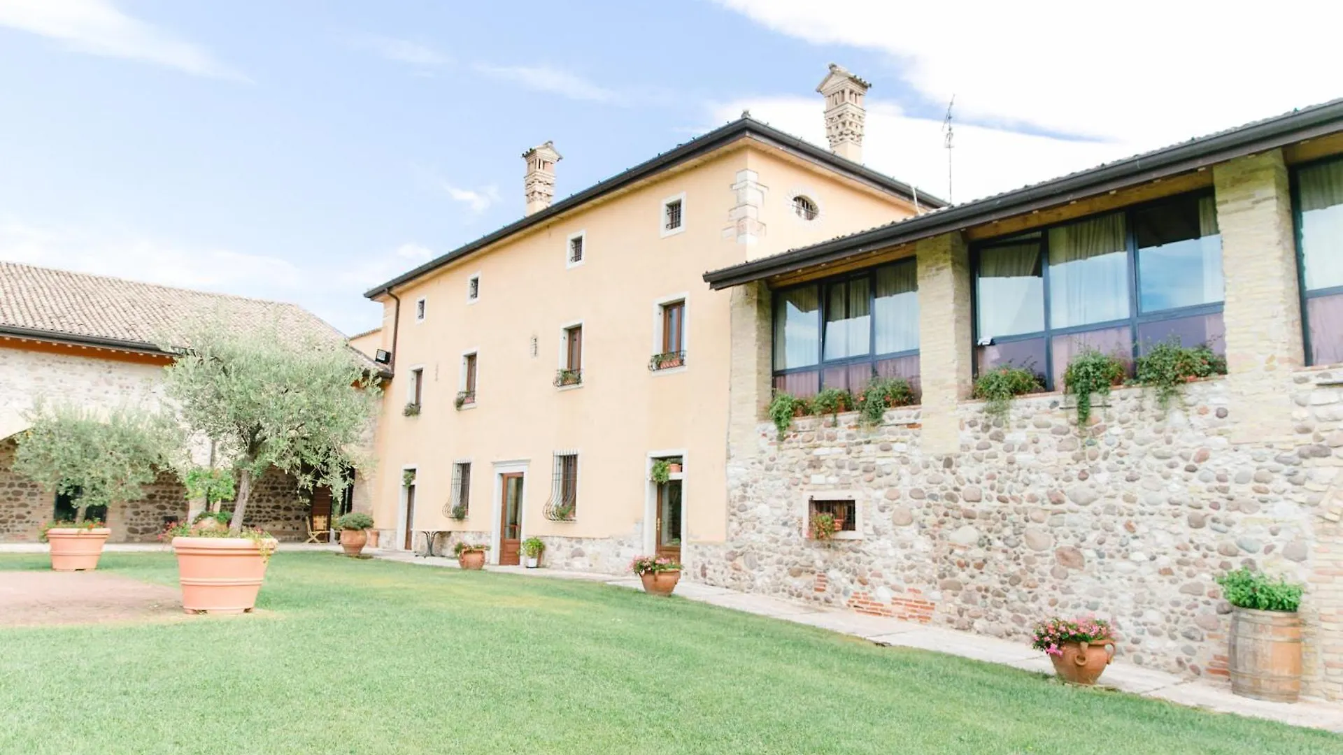 Tenuta La Presa Caprino Veronese 0*,