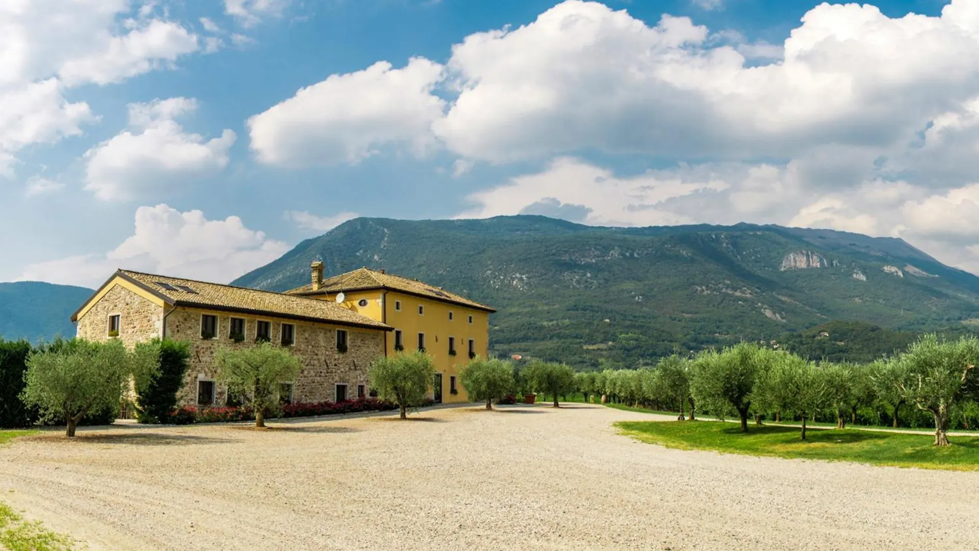 Tenuta La Presa Caprino Veronese 0*,